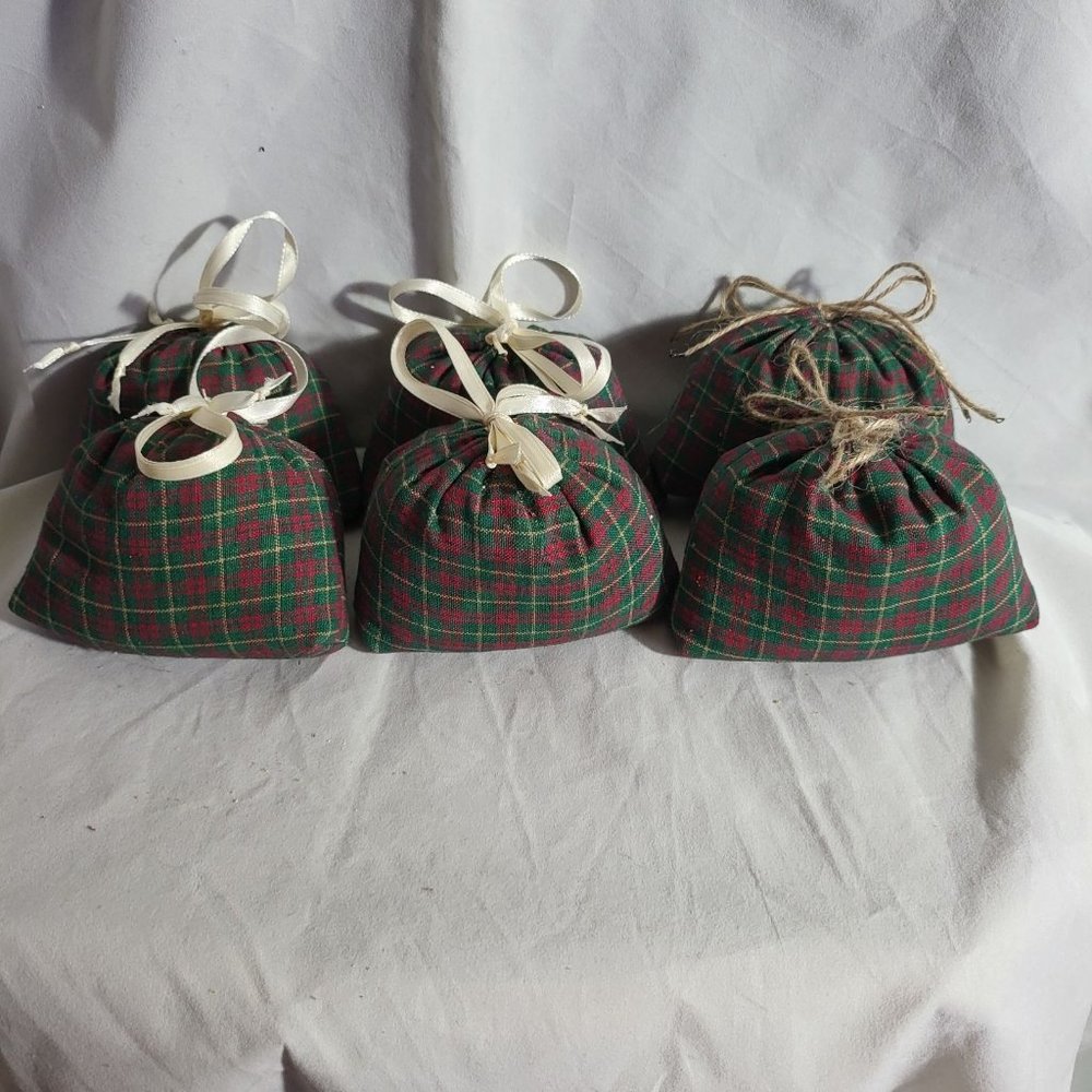 Lot of 6 Green & Red Plaid Homespun Fabric Cedar Sachet W/ Ribbon Tie 2 & 3 OZ